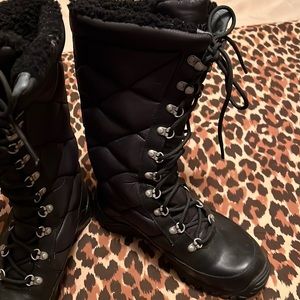 UGG black waterproof snowboots